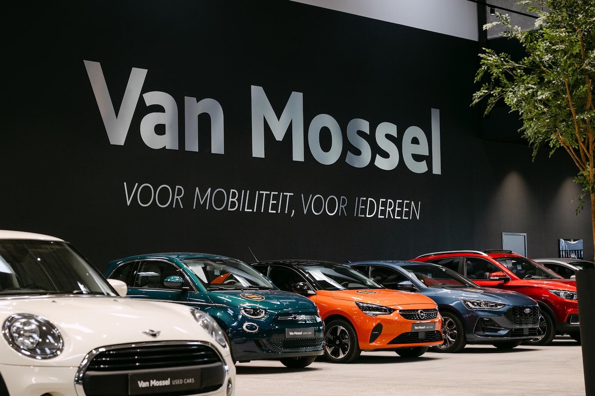 Van_Mossel_opent_in_Lokeren_grootste_indoor_Used_Cars_Center_van_Belgie_01